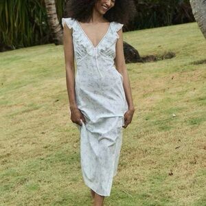 V-neck organic cotton floral dress